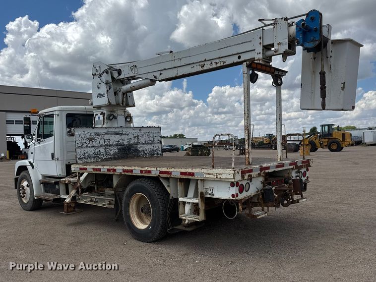 image for item NA9367 2001 Freightliner FL70 bucket truck