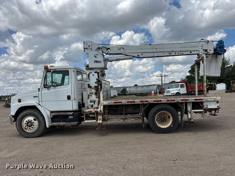 image for item NA9367 2001 Freightliner FL70 bucket truck