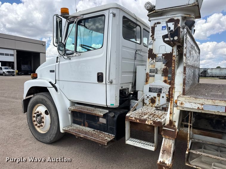 image for item NA9367 2001 Freightliner FL70 bucket truck