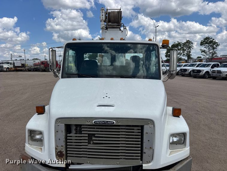 image for item NA9367 2001 Freightliner FL70 bucket truck