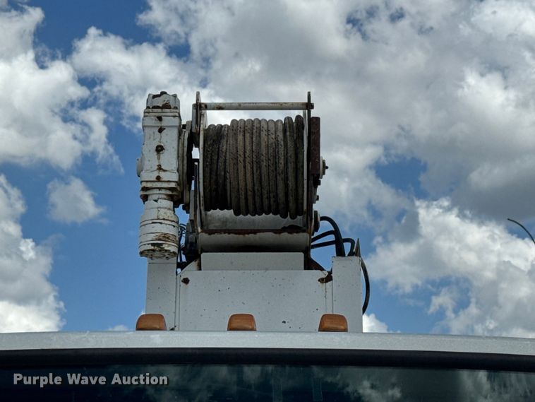 image for item NA9367 2001 Freightliner FL70 bucket truck