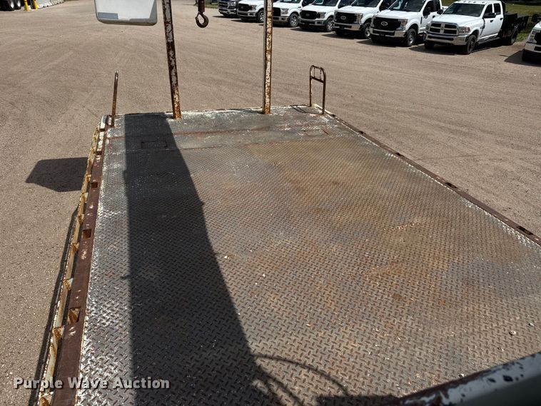 image for item NA9367 2001 Freightliner FL70 bucket truck