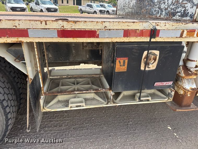 image for item NA9367 2001 Freightliner FL70 bucket truck