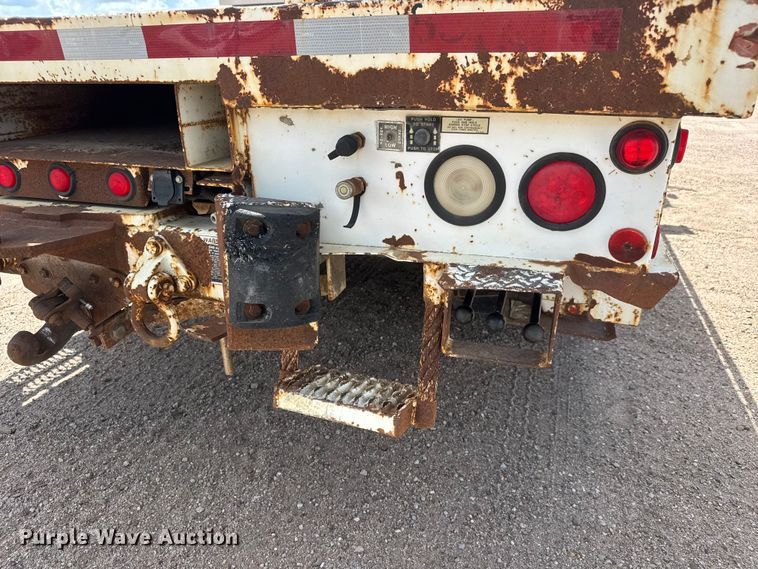 image for item NA9367 2001 Freightliner FL70 bucket truck