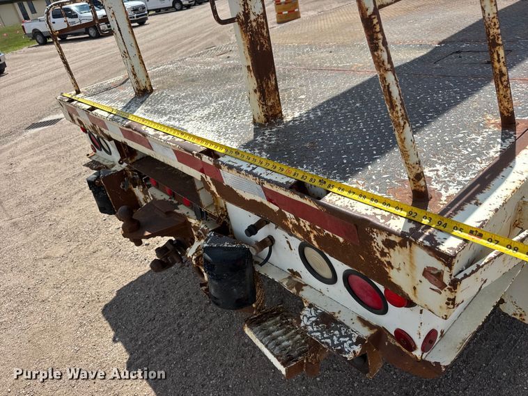 image for item NA9367 2001 Freightliner FL70 bucket truck