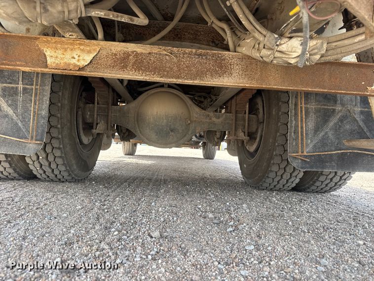 image for item NA9367 2001 Freightliner FL70 bucket truck