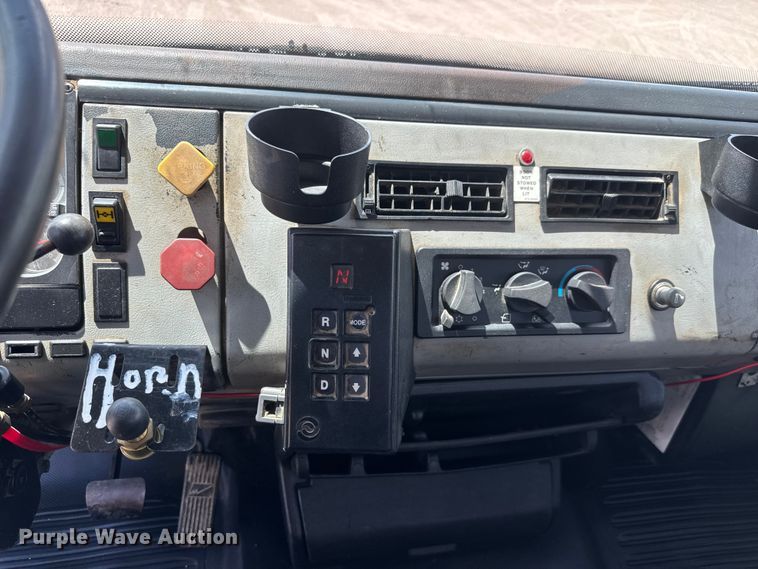 image for item NA9367 2001 Freightliner FL70 bucket truck