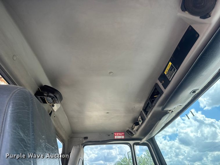image for item NA9367 2001 Freightliner FL70 bucket truck