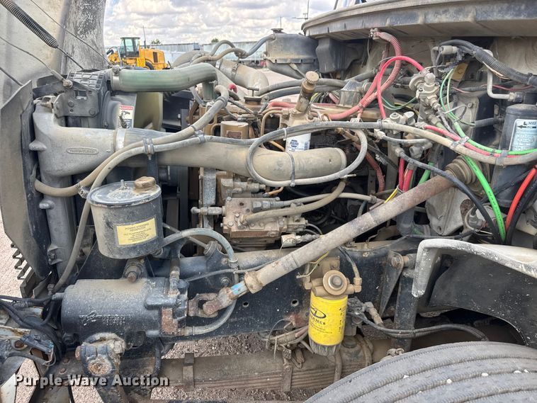 image for item NA9367 2001 Freightliner FL70 bucket truck