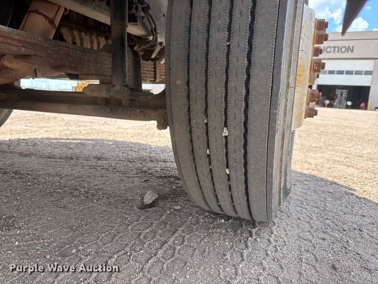 image for item NA9367 2001 Freightliner FL70 bucket truck