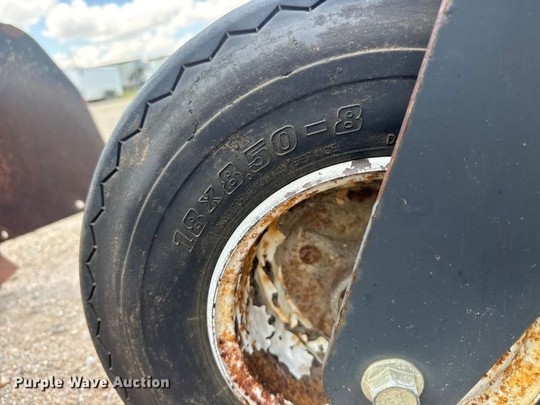 image for item NA9369 Bobcat skid steer box blade