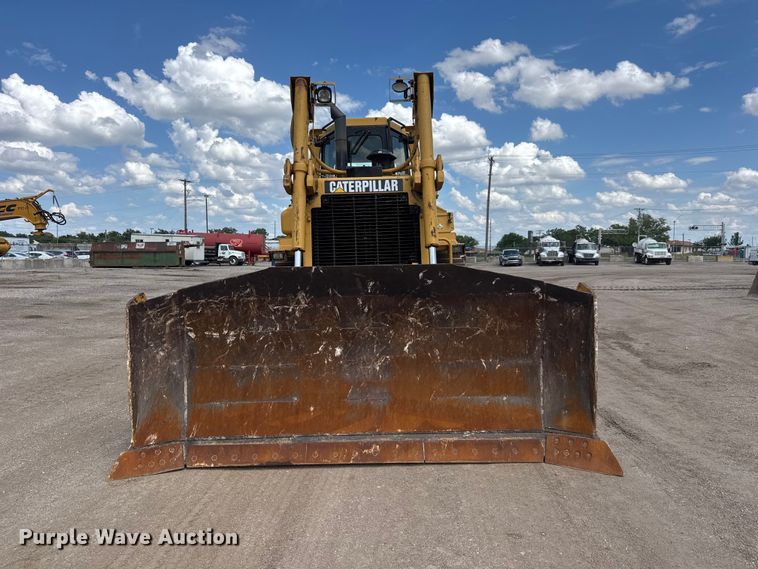 image for item NA9375 2000 Caterpillar D7R dozer