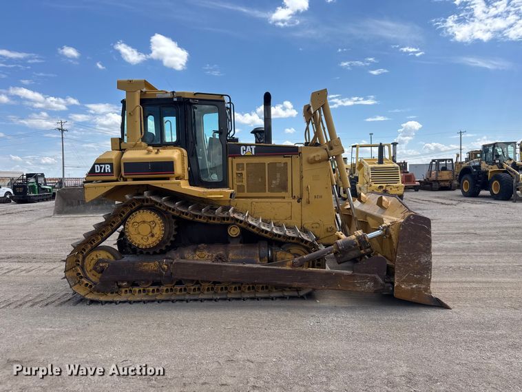 image for item NA9375 2000 Caterpillar D7R dozer
