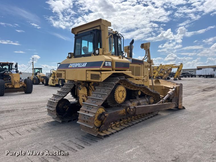 image for item NA9375 2000 Caterpillar D7R dozer