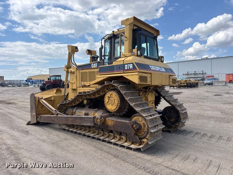 image for item NA9375 2000 Caterpillar D7R dozer