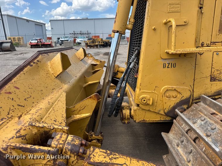 image for item NA9375 2000 Caterpillar D7R dozer