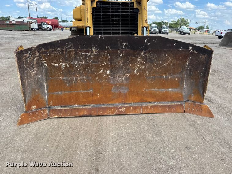 image for item NA9375 2000 Caterpillar D7R dozer