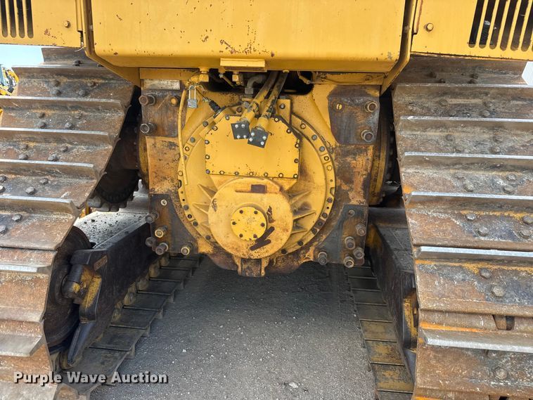 image for item NA9375 2000 Caterpillar D7R dozer