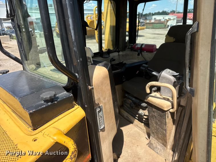 image for item NA9375 2000 Caterpillar D7R dozer