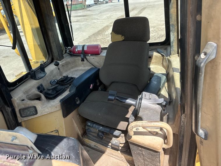 image for item NA9375 2000 Caterpillar D7R dozer