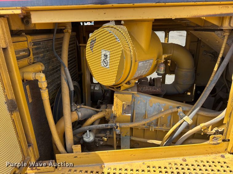 image for item NA9375 2000 Caterpillar D7R dozer