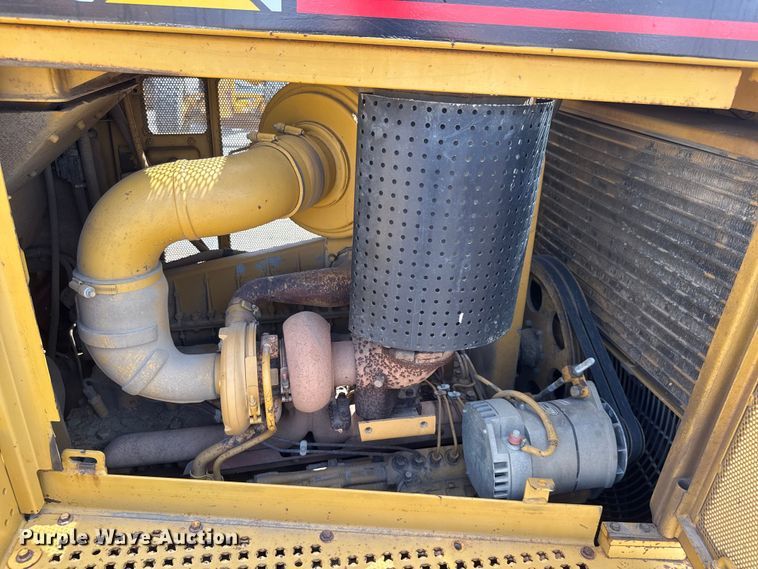 image for item NA9375 2000 Caterpillar D7R dozer