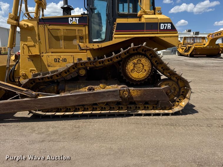 image for item NA9375 2000 Caterpillar D7R dozer