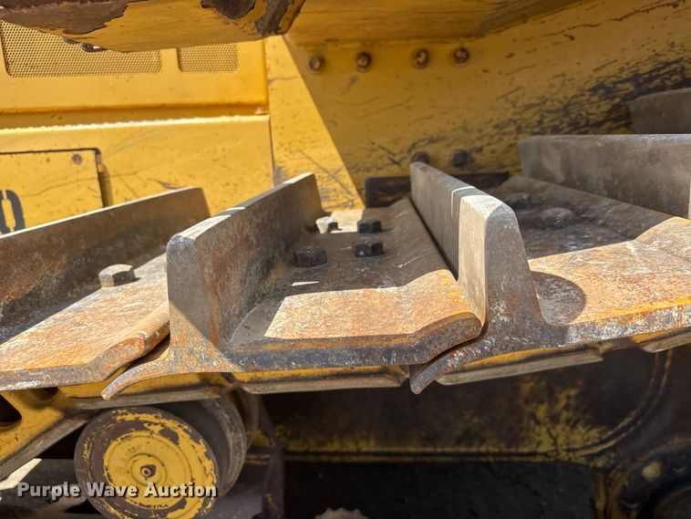 image for item NA9375 2000 Caterpillar D7R dozer