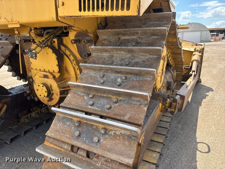 image for item NA9375 2000 Caterpillar D7R dozer