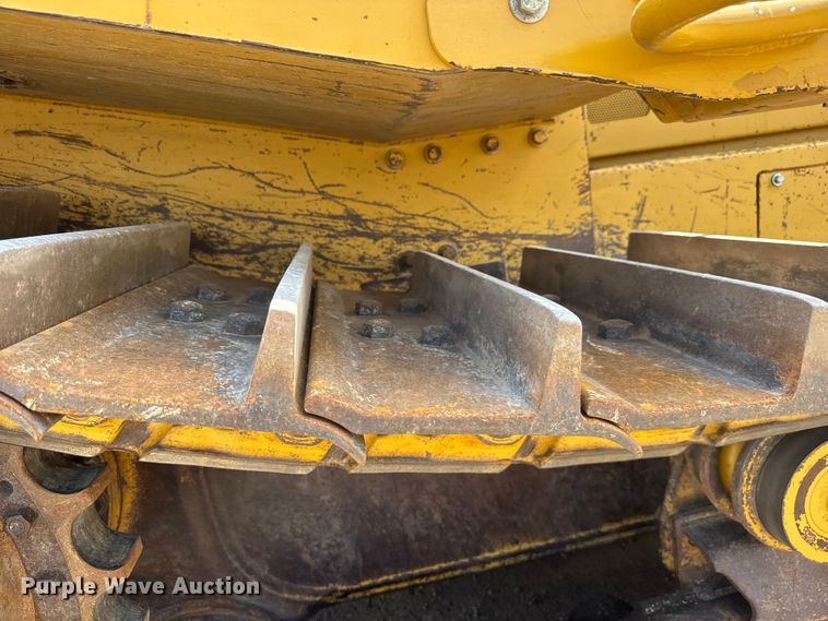 image for item NA9375 2000 Caterpillar D7R dozer