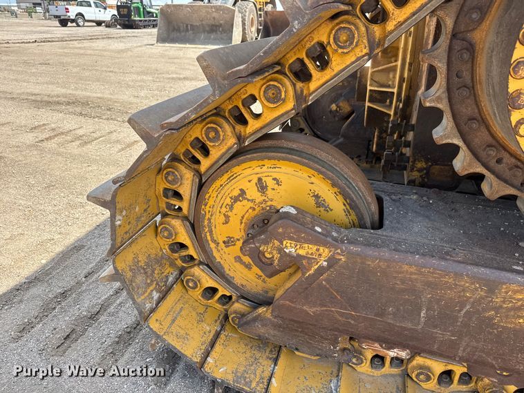 image for item NA9375 2000 Caterpillar D7R dozer