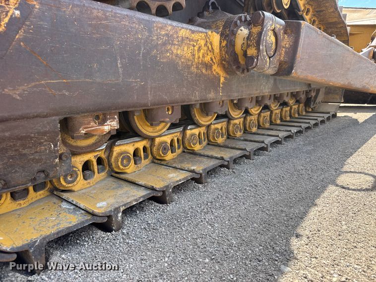 image for item NA9375 2000 Caterpillar D7R dozer