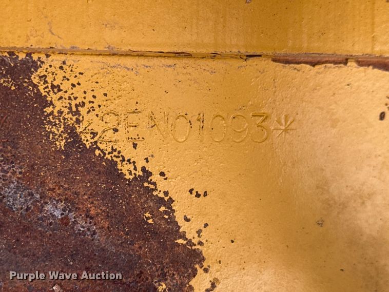 image for item NA9375 2000 Caterpillar D7R dozer