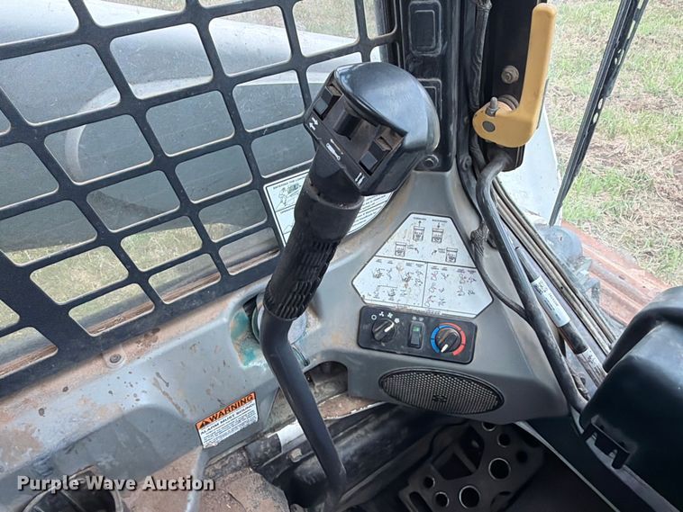 image for item NA9396 2017 Bobcat S740 skid steer loader
