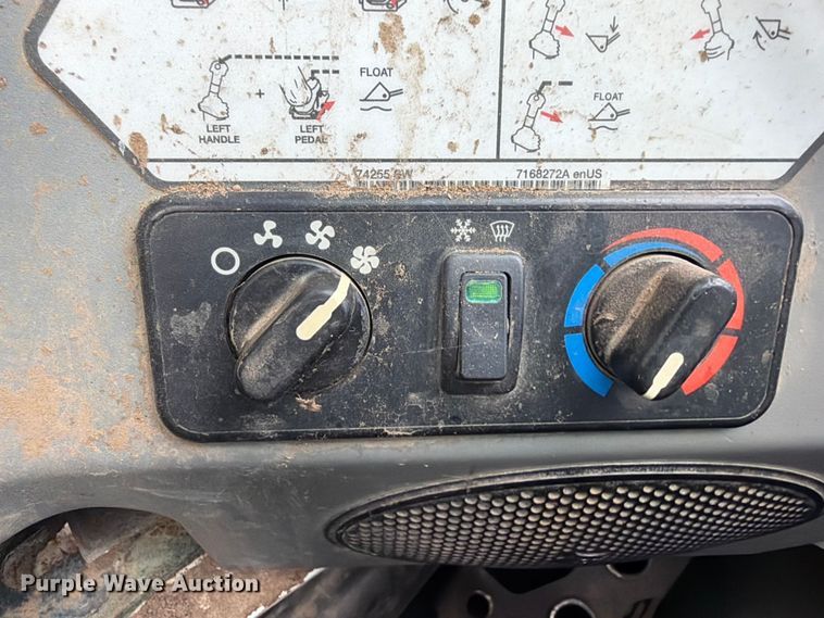 image for item NA9396 2017 Bobcat S740 skid steer loader