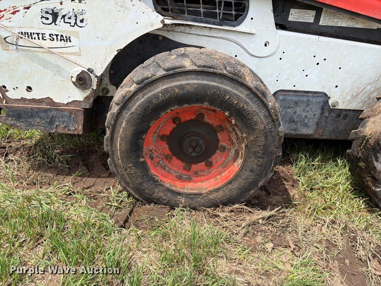 image for item NA9396 2017 Bobcat S740 skid steer loader
