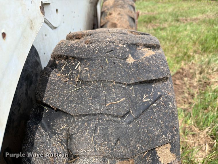 image for item NA9396 2017 Bobcat S740 skid steer loader