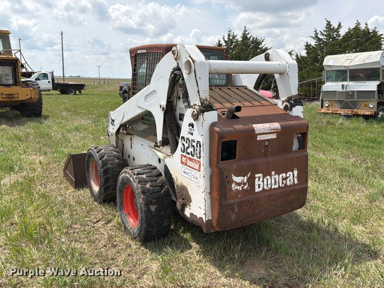 image for item NA9397 2007 Bobcat S250 skid steer loader