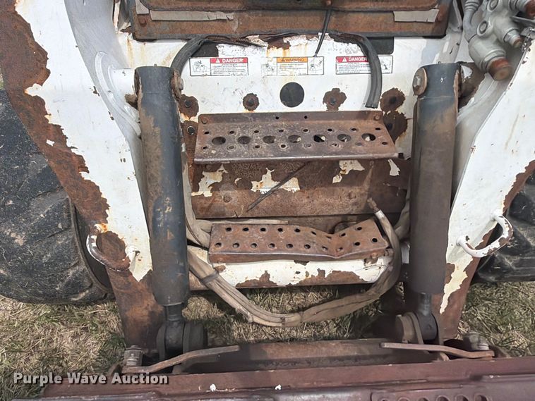 image for item NA9397 2007 Bobcat S250 skid steer loader