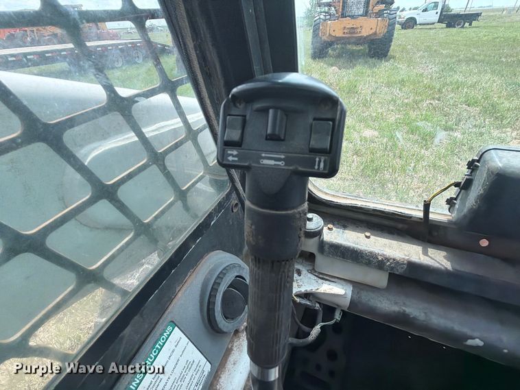 image for item NA9397 2007 Bobcat S250 skid steer loader