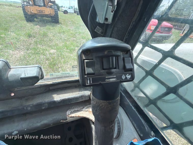 image for item NA9397 2007 Bobcat S250 skid steer loader
