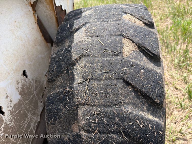 image for item NA9397 2007 Bobcat S250 skid steer loader