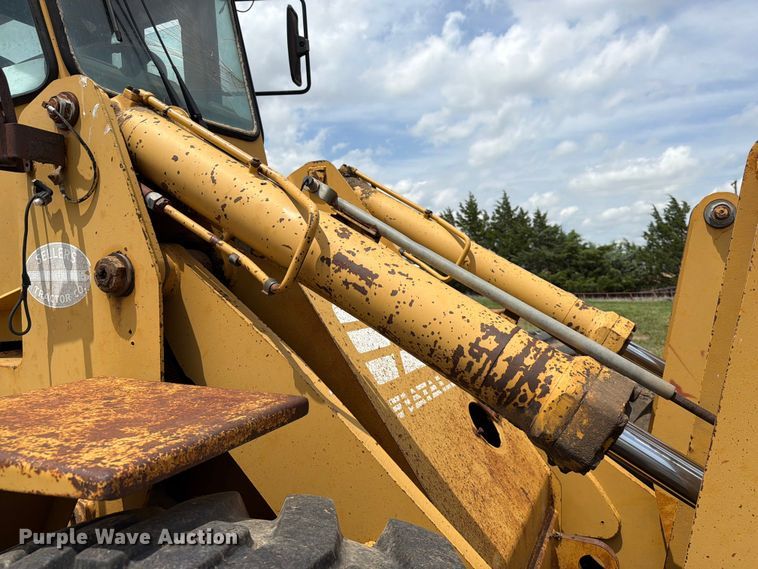 image for item NA9398 1989 Fiat-Allis FR15B wheel loader
