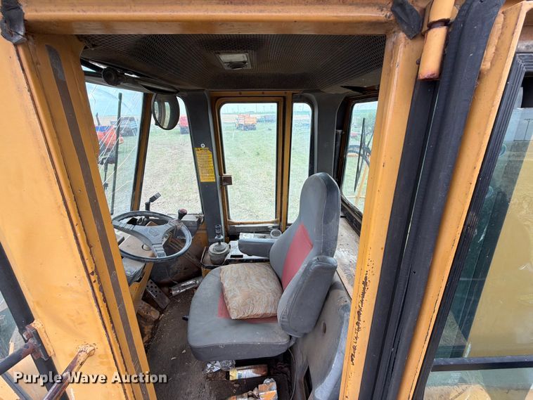 image for item NA9398 1989 Fiat-Allis FR15B wheel loader