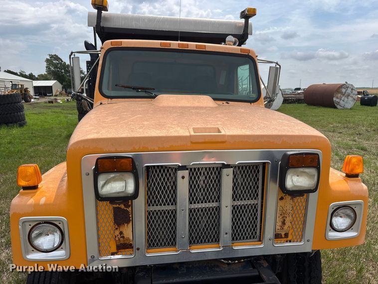 image for item NA9404 2002 International 2554 dump truck