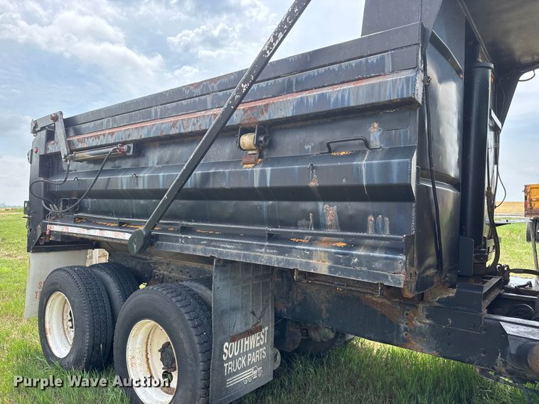 image for item NA9404 2002 International 2554 dump truck