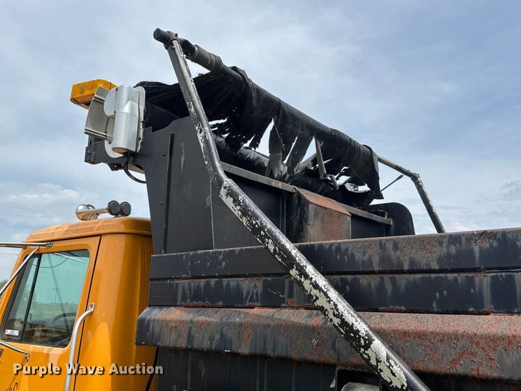 image for item NA9404 2002 International 2554 dump truck