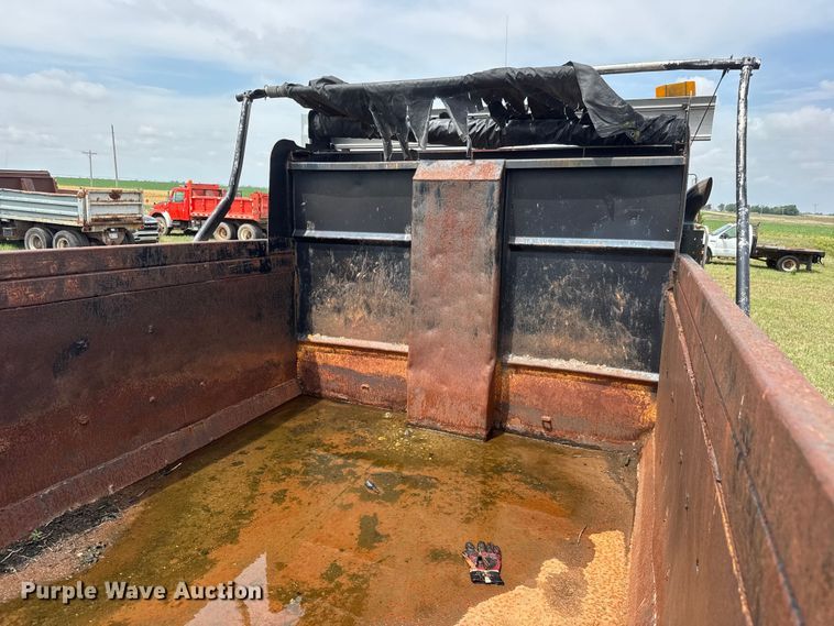 image for item NA9404 2002 International 2554 dump truck