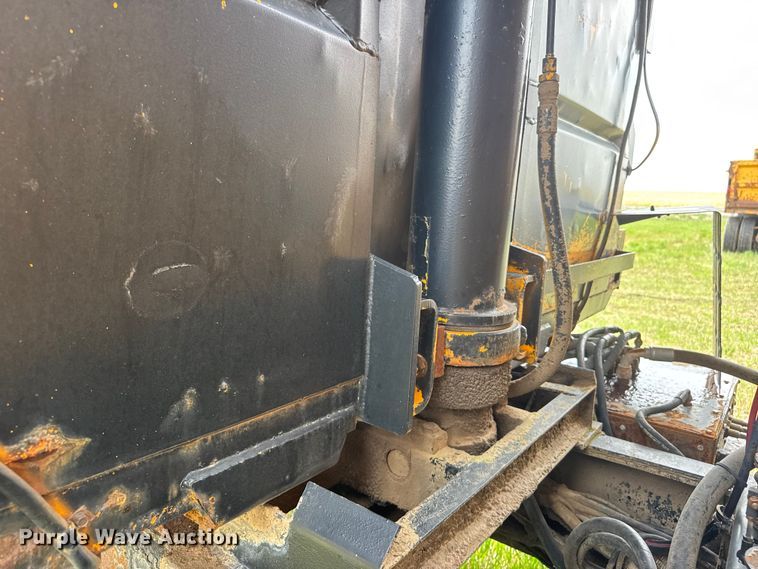 image for item NA9404 2002 International 2554 dump truck