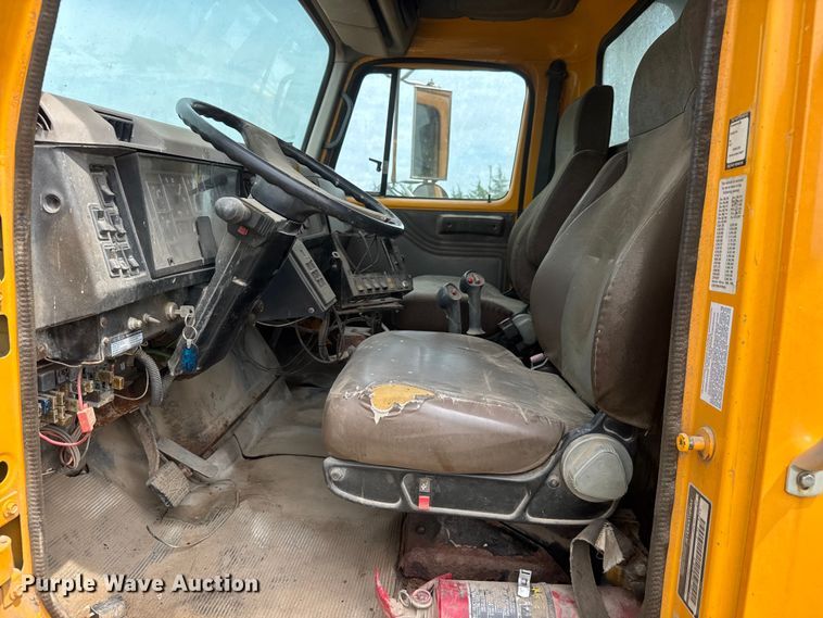 image for item NA9404 2002 International 2554 dump truck